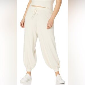 ⭐️NEW⭐️ The Drop Maddie Jogger Pants